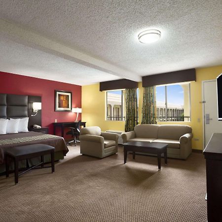 Days Inn By Wyndham Dallas Ървинг Екстериор снимка