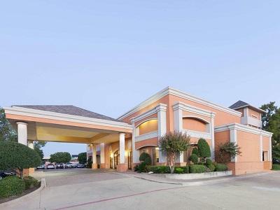 Days Inn By Wyndham Dallas Ървинг Екстериор снимка