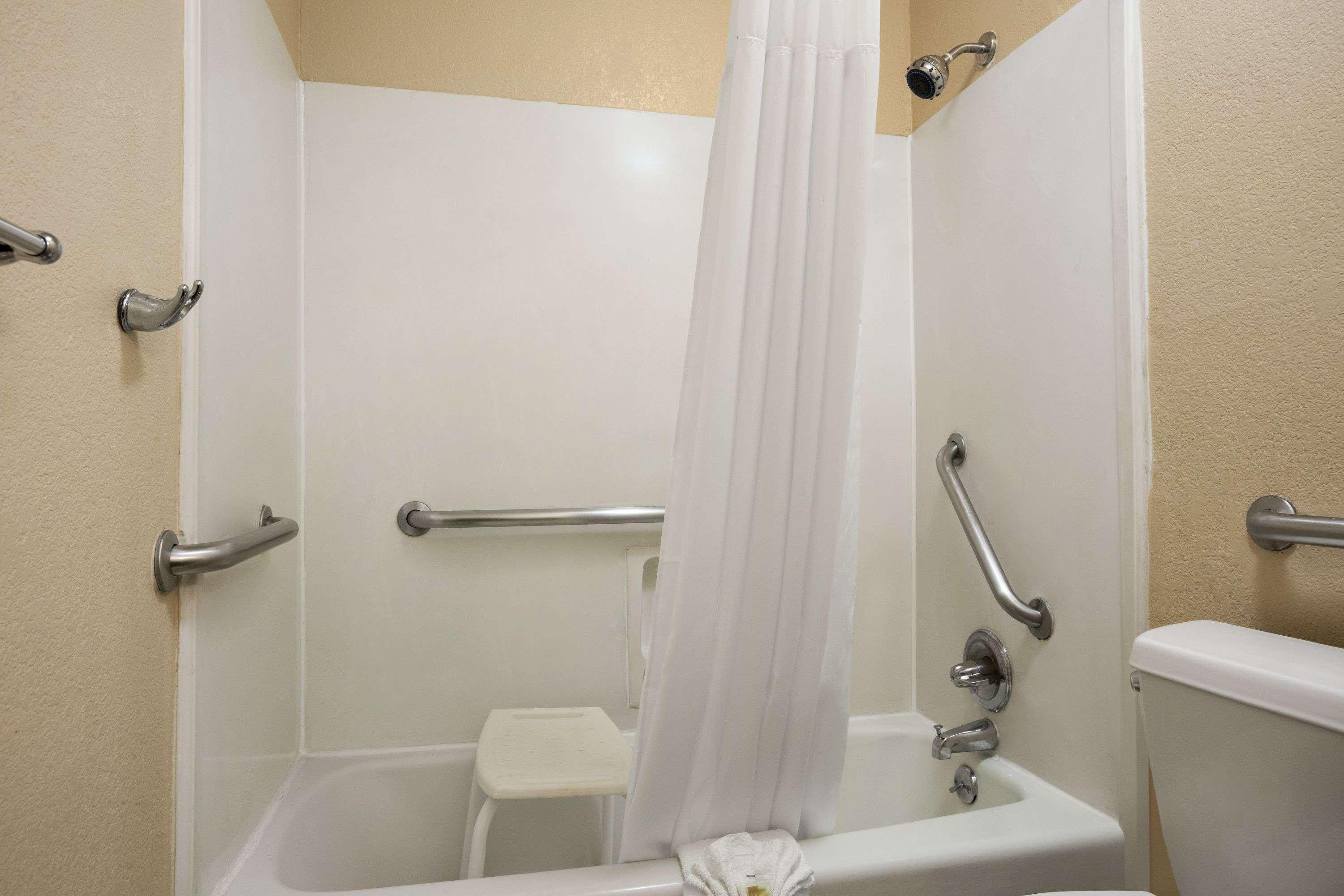 Days Inn By Wyndham Dallas Ървинг Екстериор снимка