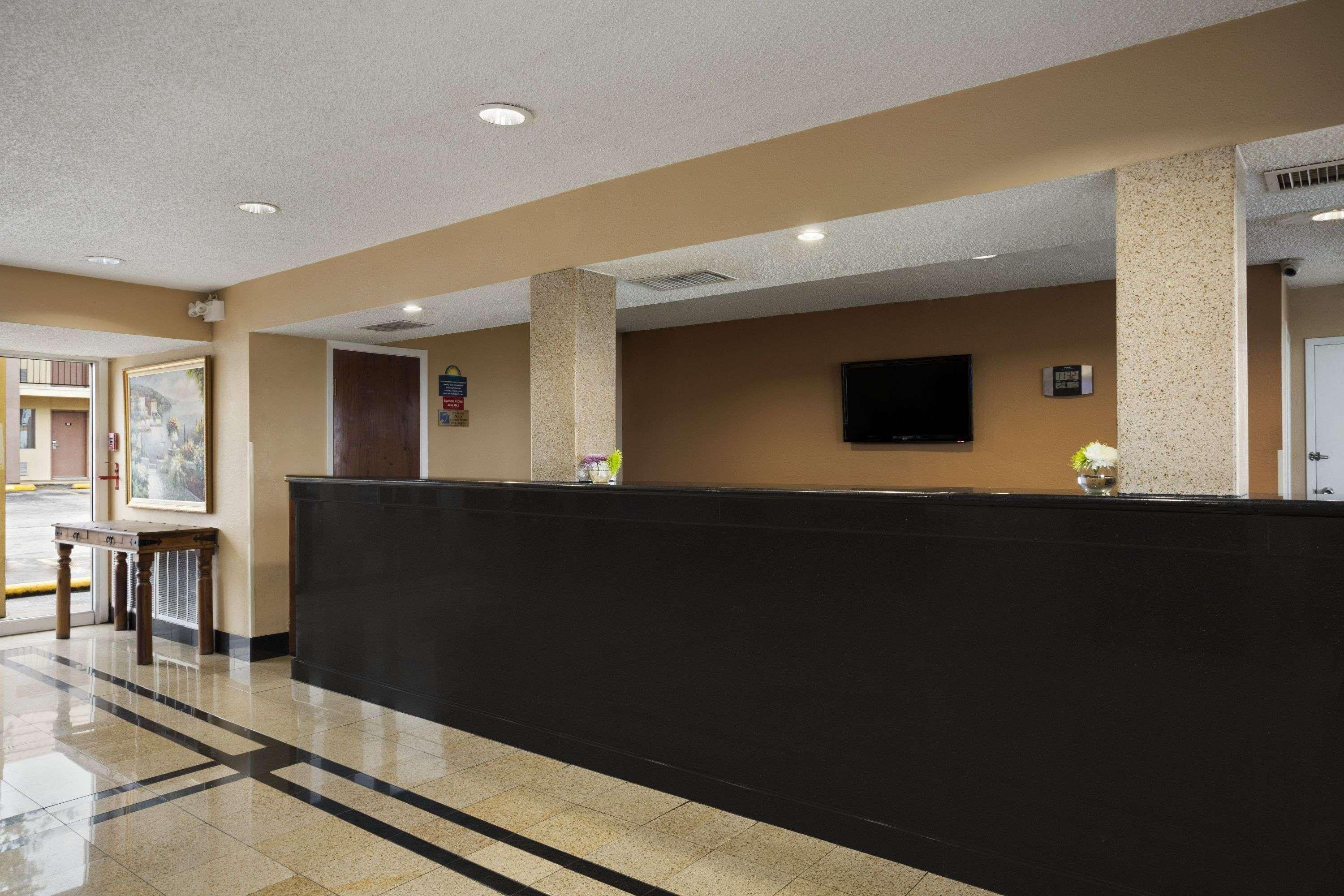 Days Inn By Wyndham Dallas Ървинг Екстериор снимка